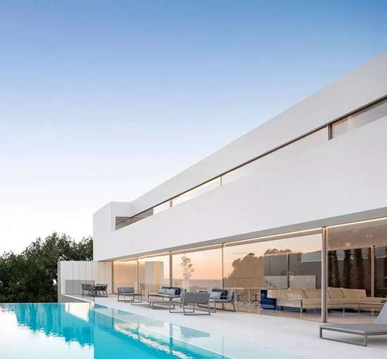 雷拓V12門窗不做附庸品 做極簡自己!