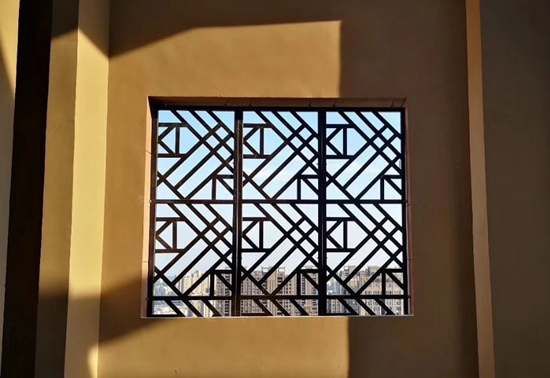 藝術門窗在新中式建筑中大放異彩
