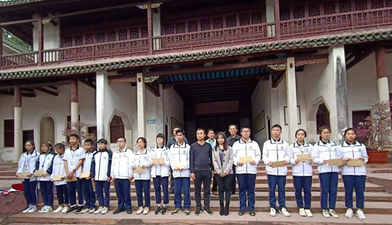 ů  ˇgڲ_չ÷ݽXWС